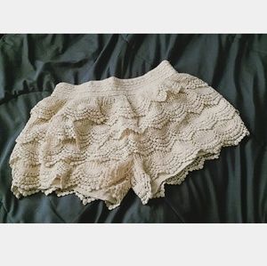 Layed lace shorts